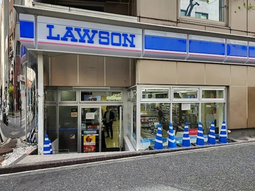 ローソン 新宿三丁目駅前店
