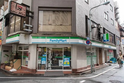 ファミリーマート 池袋東口店
