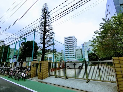 文京区立本郷台中学校