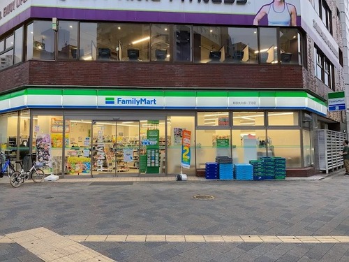 ファミリーマート 新宿大久保一丁目店