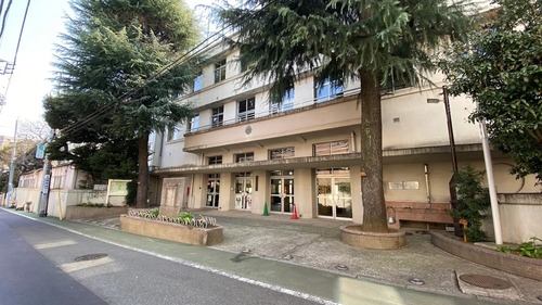 文京区立明化小学校