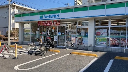 ファミリーマート 関町北二丁目店