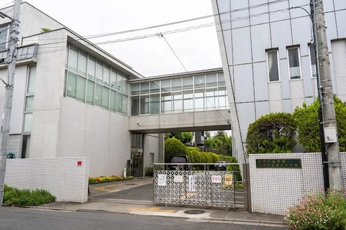 三鷹市立第三中学校