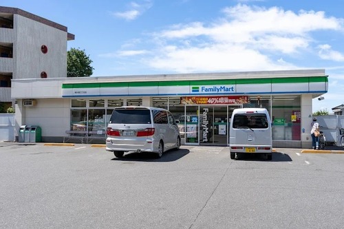 ファミリーマート南大泉三丁目店