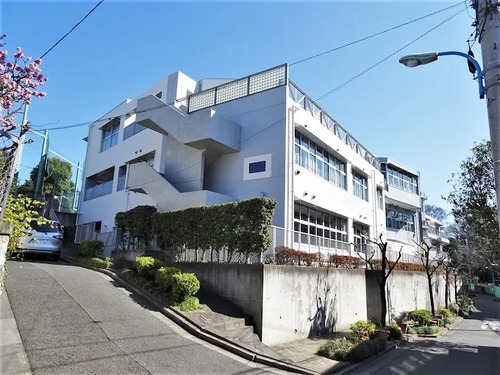 新宿区立落合中学校