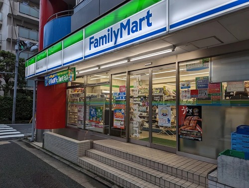 ファミリーマート新宿新小川町店