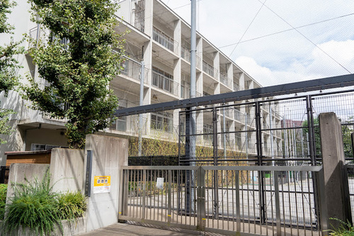 新宿区立西新宿中学校