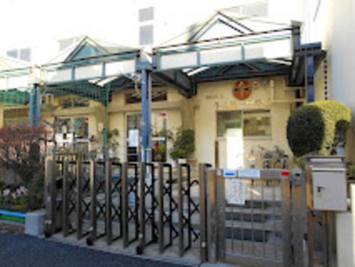 新宿区立牛込第一中学校