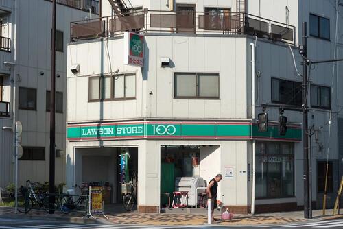ローソンストア100台東清川一丁目店