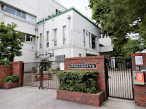 新宿区立四谷中学校