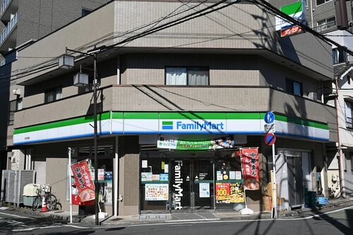 ファミリーマート四谷若葉店