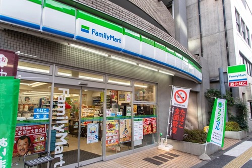 ファミリーマート板橋駅桜通り店