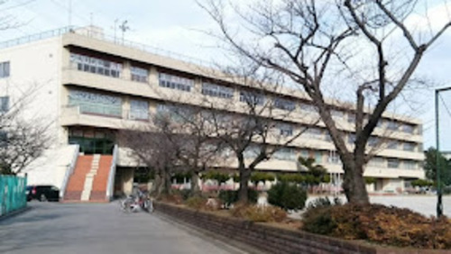 三郷市立彦糸中学校