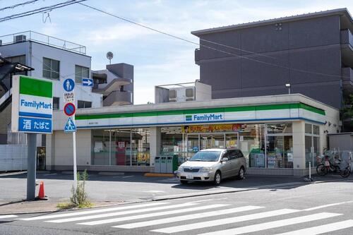 ファミリーマート豊玉南三丁目店