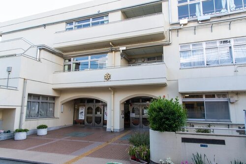 新宿区立富久小学校