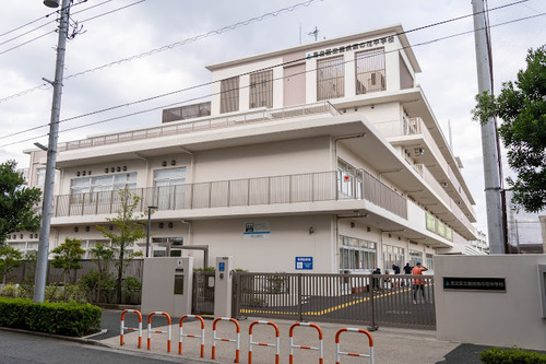 足立区立鹿浜菜の花中学校
