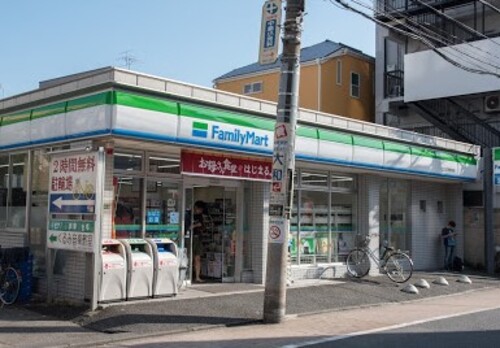 ファミリーマート足立五反野駅前店