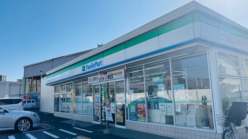 ファミリーマート北区浮間三丁目店