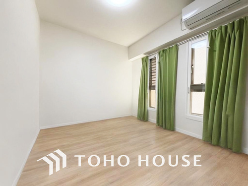 （現地には家具があります）