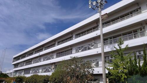 三郷市立栄中学校