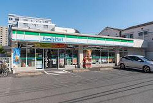ファミリーマート町屋八丁目店