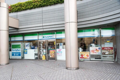 ファミリーマート田端駅前店