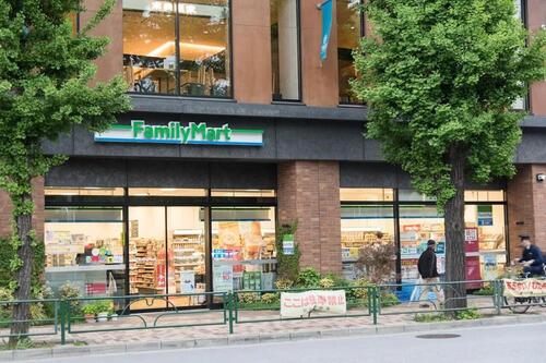 ファミリーマート目白二丁目店