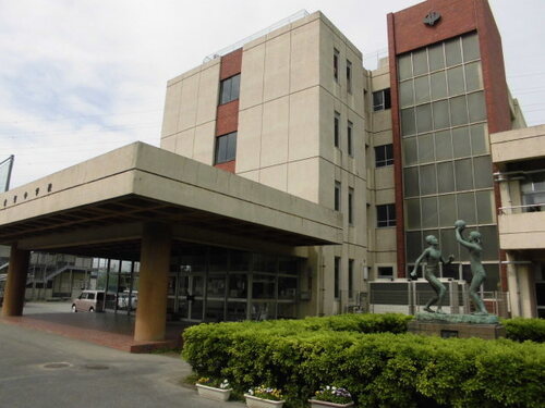 川口市立里中学校