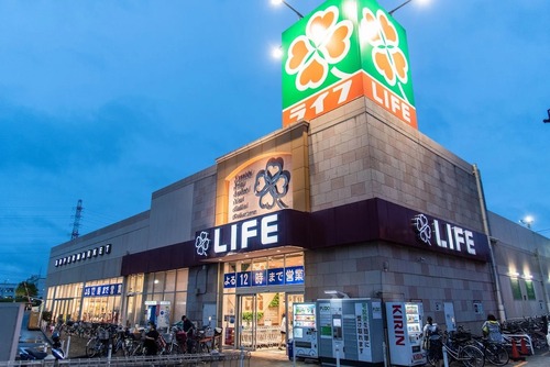 ライフ扇大橋駅前店