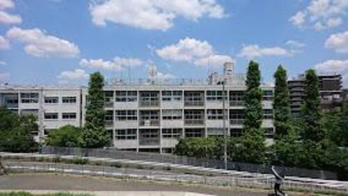 川口市立西中学校