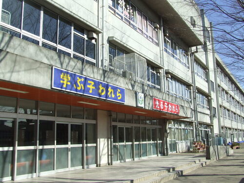草加市立両新田小学校