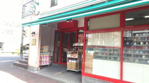 「近い、安い、きれい、そしてフレンドリィ」