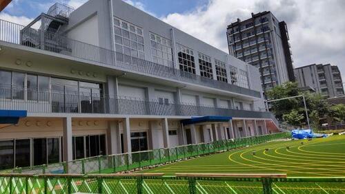 ・よく考え 表現する子　・豊かな心をもつ子　・たくましく鍛える子　・互いのよさを認め合う子