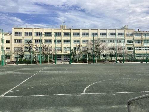 ・あたたかい心　・ゆたかな知性　・たくましい身体