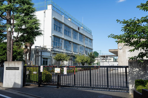 練馬区立向山小学校