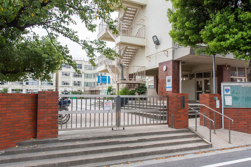 足立区立西新井中学校