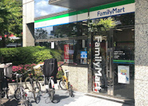 ファミリーマート新宿アイタウン店