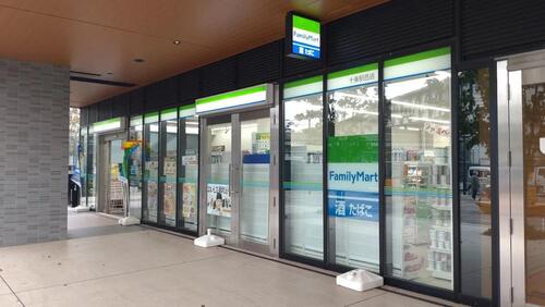 ファミリーマート十条駅西店