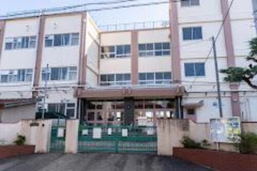 足立区立六木小学校