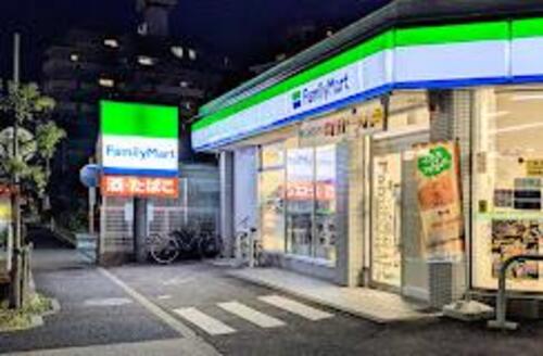 ファミリーマート足立東和店