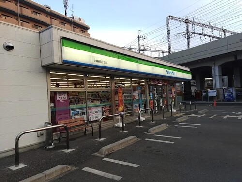 ファミリーマート北越谷四丁目店