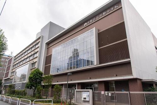 中野区立中野中学校
