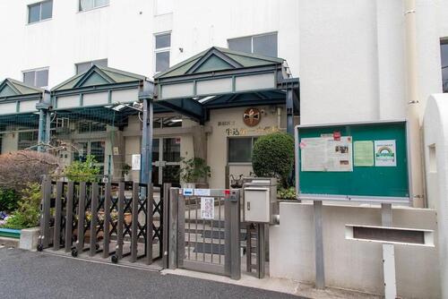 新宿区立牛込第一中学校