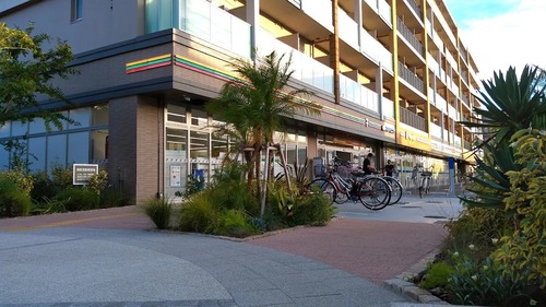 セブンイレブン浦安美浜店