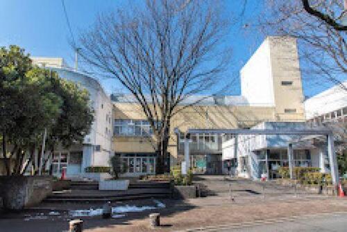 杉並区立杉並第十小学校まで約715m