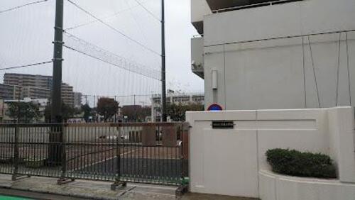 横浜市立市場小学校まで約1128m