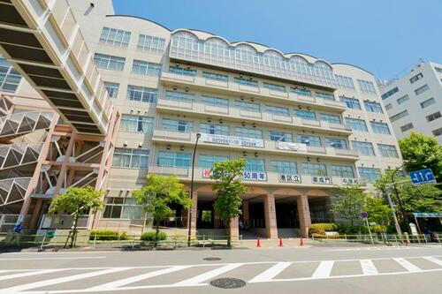 港区立小中一貫教育校御成門学園御成門中学校まで約609m