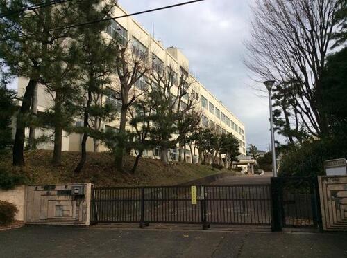 横浜市立山内中学校まで約671m