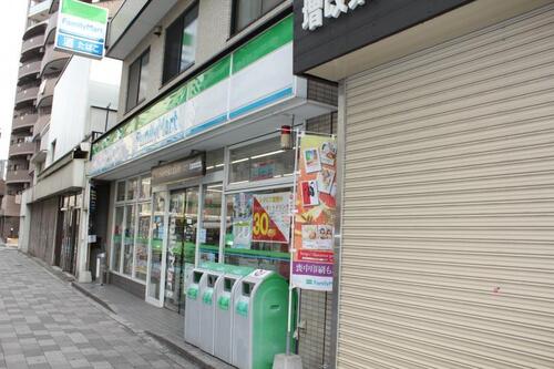 ファミリーマート町屋一丁目店