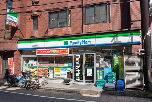ファミリーマート足立五反野店